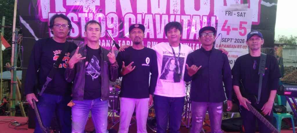 BIG FATHER band on stage